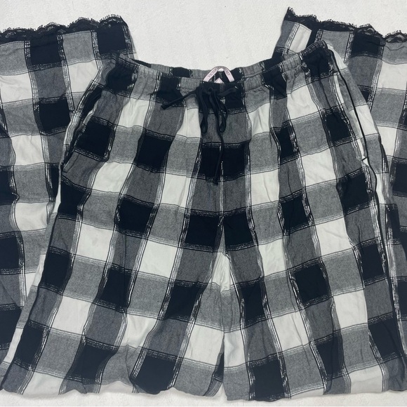 Victoria's Secret Black and White Checkered Pajama Pants Size M - Picture 1 of 4